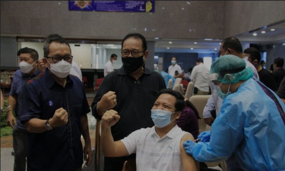 podiumnews.com-Cok Ace: Keberhasilan Vaksinasi COVID-19 Percepat Pemulihan Ekonomi Bali